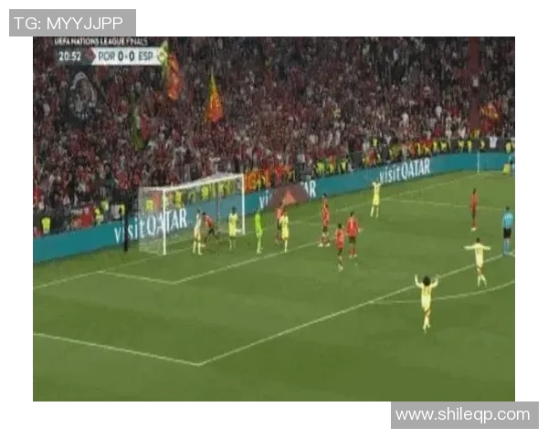 95号足球球星带领球队逆转豪门创造辉煌时刻再现绿茵传奇 95号足球球星带领球队逆转豪门创造辉煌时刻再现绿茵传奇