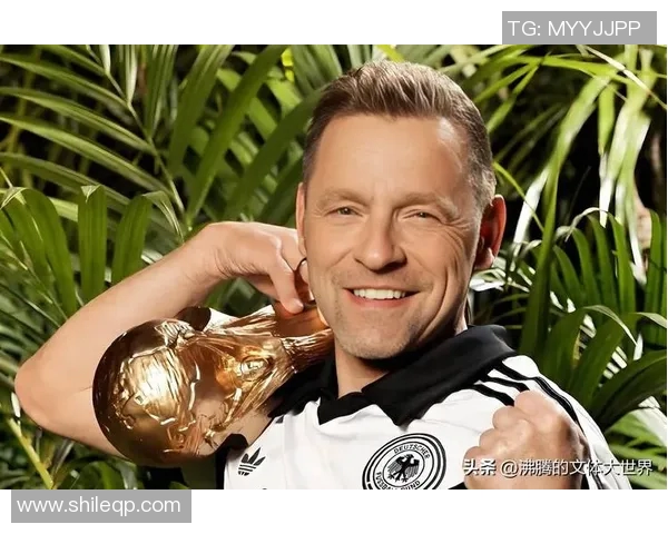 九十年代足球场上的超级球星与时代风采回顾