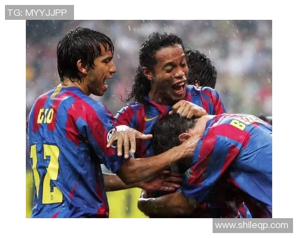 历史足球球星获得冠军的辉煌时刻与传奇成就回顾