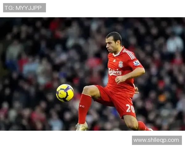 足球界长发球星退役引发关注 他曾为球迷奉献无数精彩瞬间 足球界长发球星退役引发关注 他曾为球迷奉献无数精彩瞬间